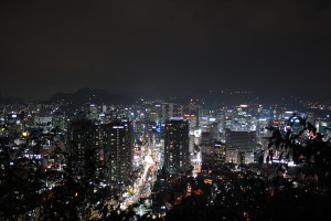 Seoul bei Nacht vom N-Seoul-Tower